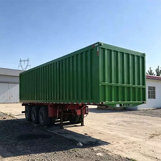 Полуприколка со проширена затворена кутија